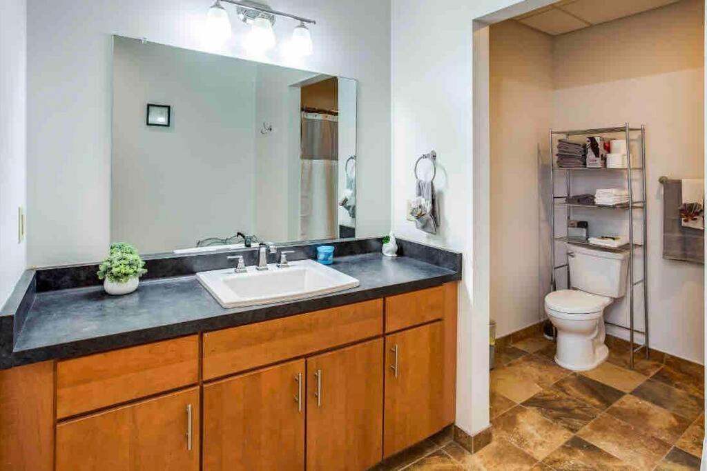 Ny Style Centric Loft With King Bed By Park Av. Apartment Rochester Luaran gambar