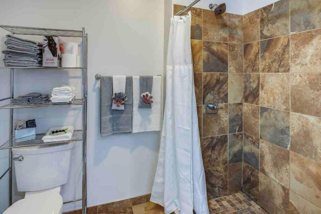 Ny Style Centric Loft With King Bed By Park Av. Apartment Rochester Luaran gambar