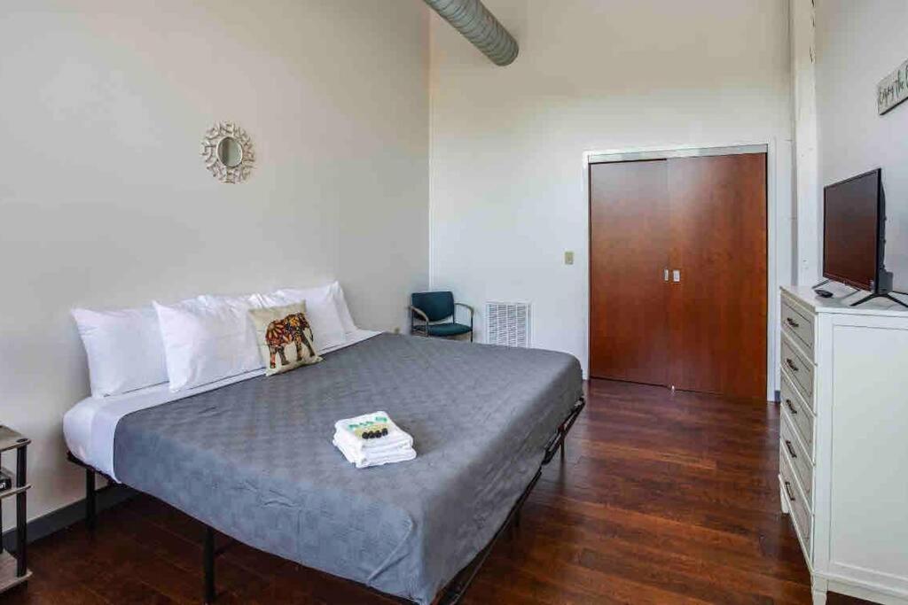 Ny Style Centric Loft With King Bed By Park Av. Apartment Rochester Luaran gambar